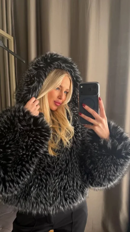 Шуба из эко-меха Черный